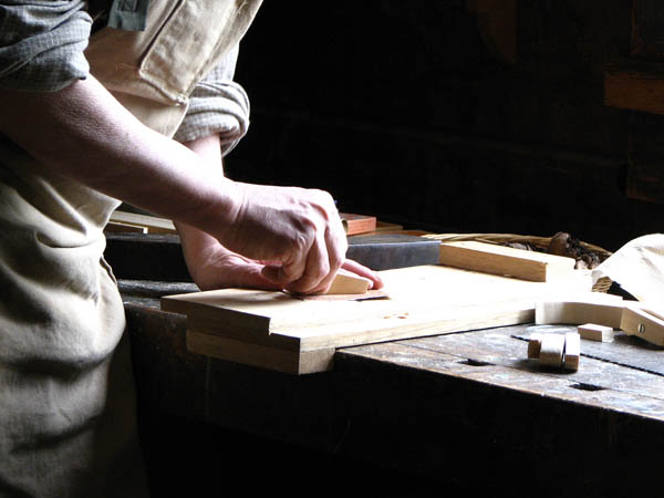 Nacemos de la influencia y formación  heredada en el sector de la <strong>carpintería de madera y ebanistería  en Ribesalbes.</strong>